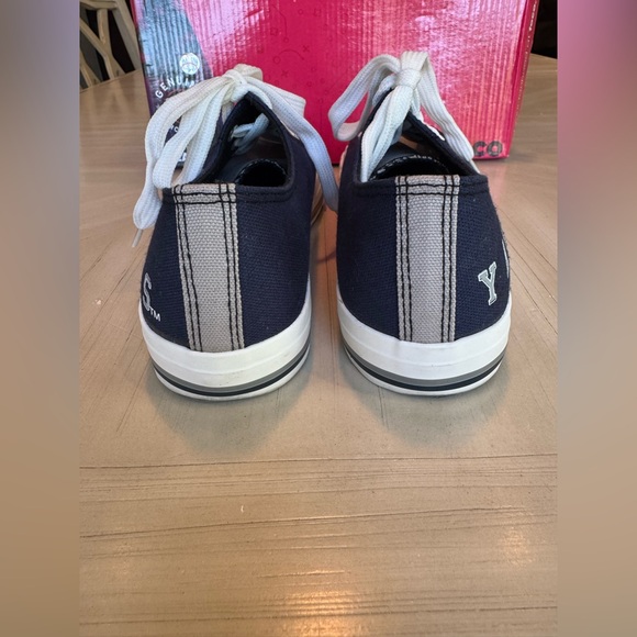 Men’s New York Yankees FOCO Tonal Wordmark Canvas Shoes - Size 8 - Picture 10 of 15